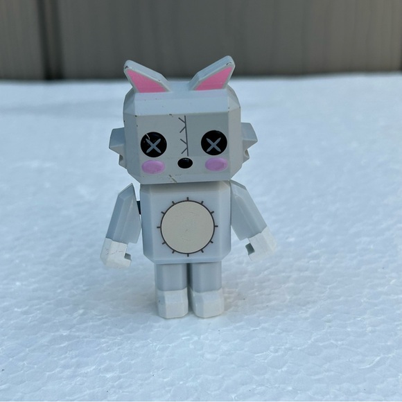 Bom Knittens Toy Defenders Roblox Toy Action Figure 2.5” Tall - Picture 6 of 6
